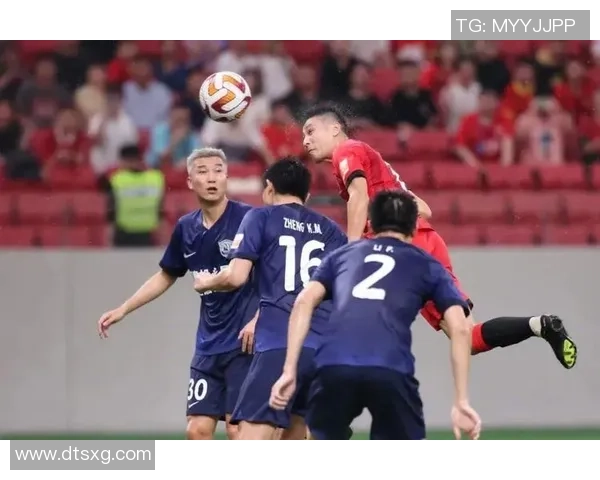 日本足球明星在上海的精彩瞬间与球迷互动的热情故事