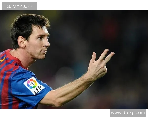 足球明星独特手势揭秘视频展现球场魅力与个性风采